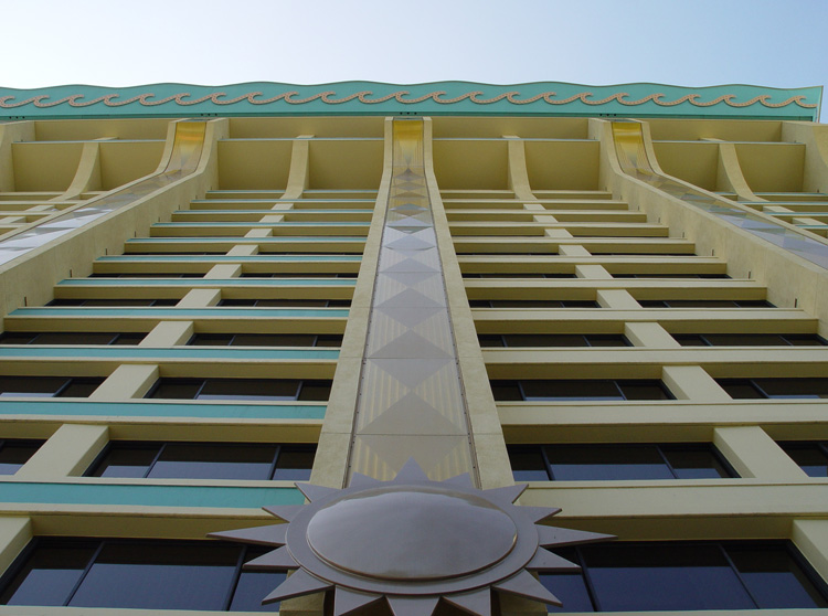 06 Paradise Pier Hotel